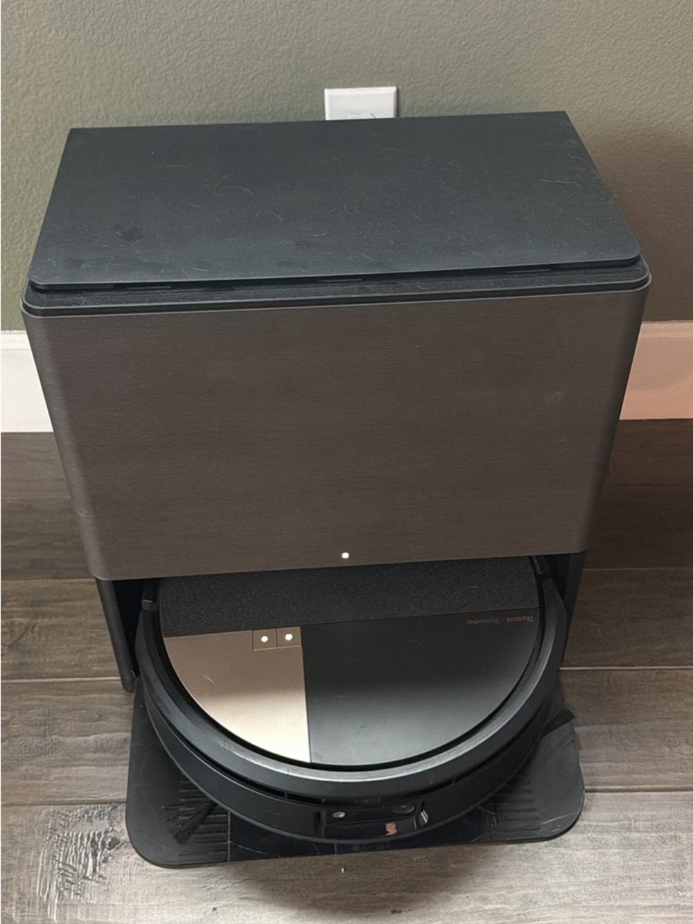 Robot Vacuum & Self-Emptying Dock - Black